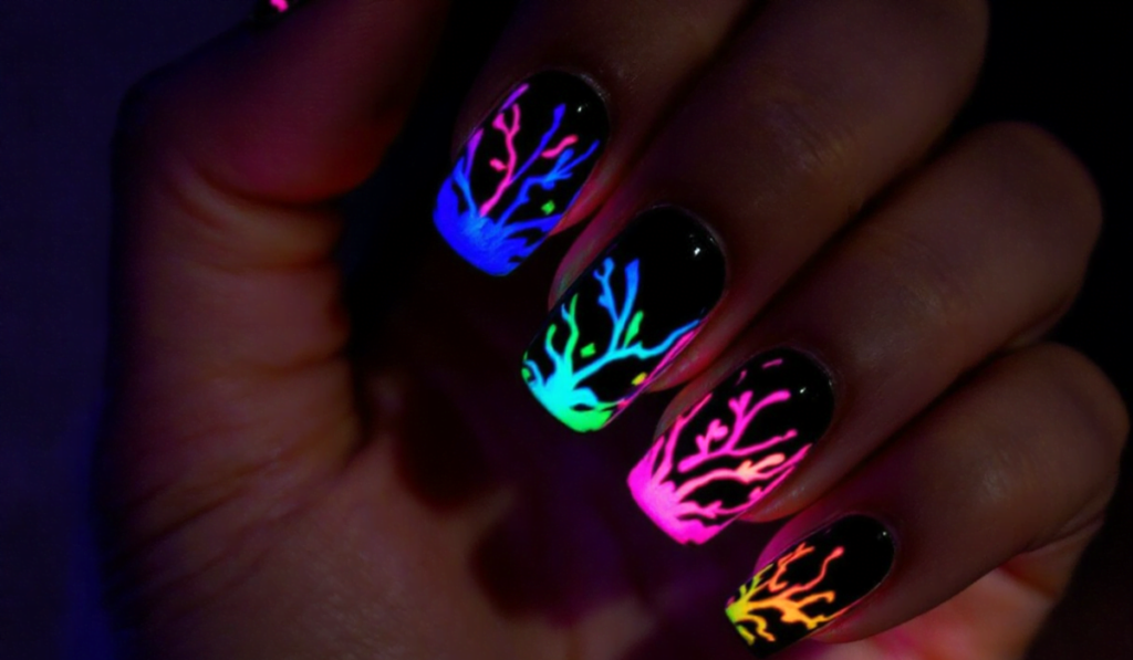 Glow-in-the-Dark-Nails-1-1024x597 20 Best Nail Designs for 2025: Trendy & Stylish Ideas