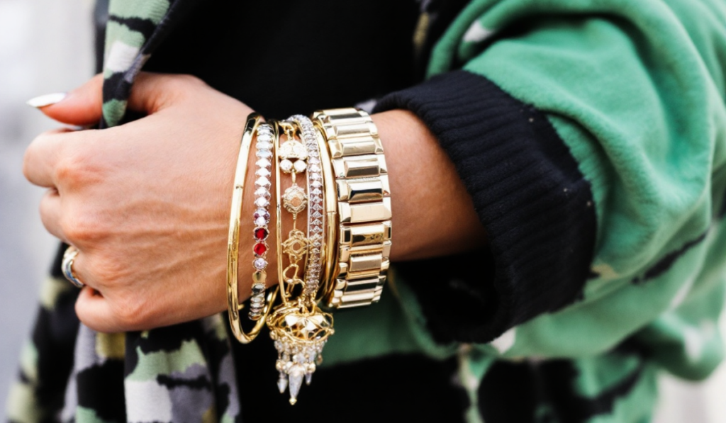 Gold-Cuffs-and-Bangles-1024x597 Impressive Gold Jewelry Pieces Every Woman Should Own in 2025