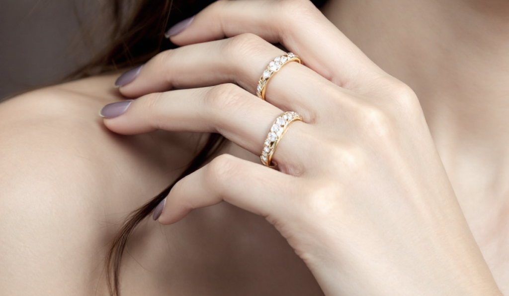 Gold-Eternity-Bands-1024x597 Impressive Gold Jewelry Pieces Every Woman Should Own in 2025